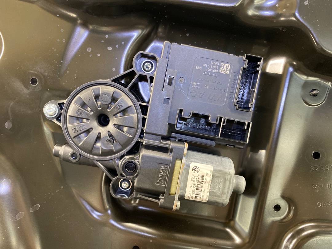 Стеклоподъемник, 3860 рублей, Красноярск