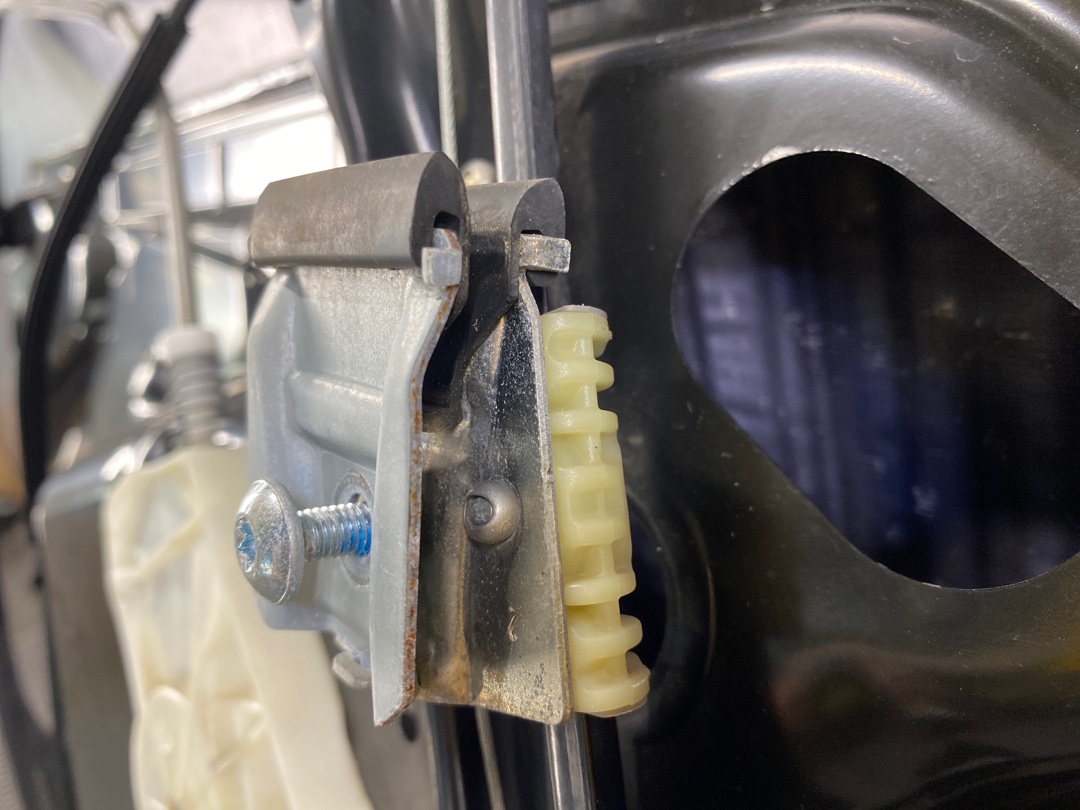 Стеклоподъемник, 3860 рублей, Красноярск