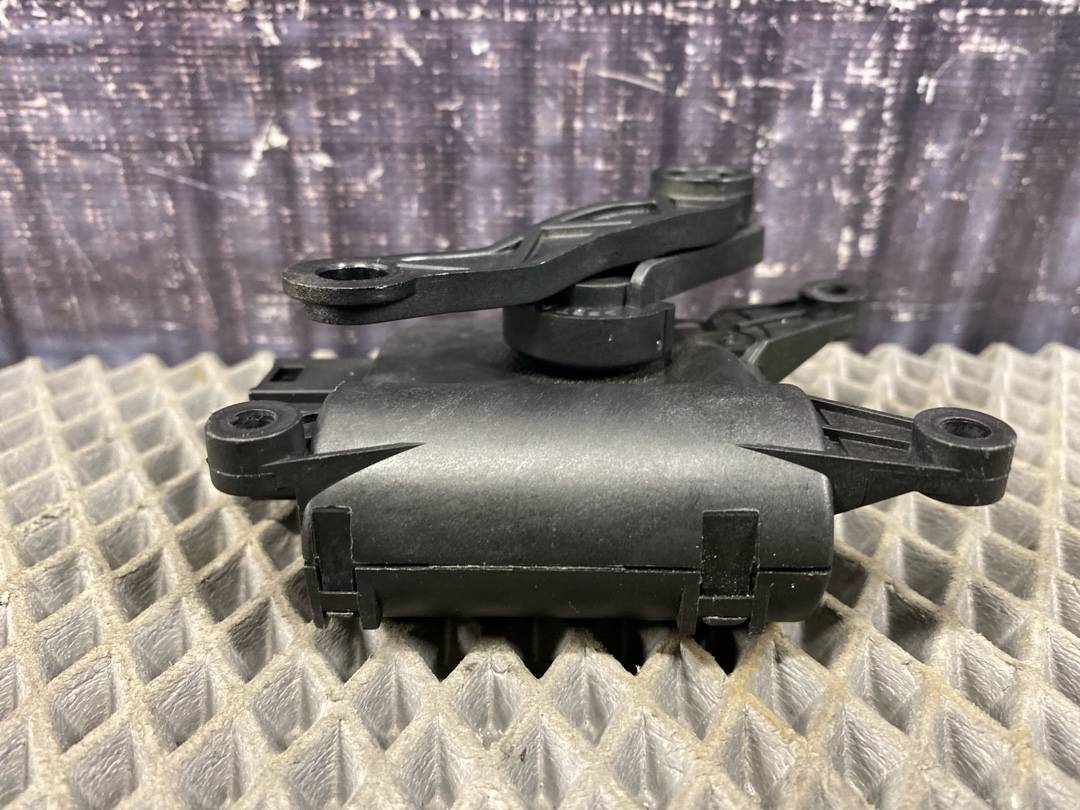 Мотор заслонки печки, 1470 рублей, Красноярск