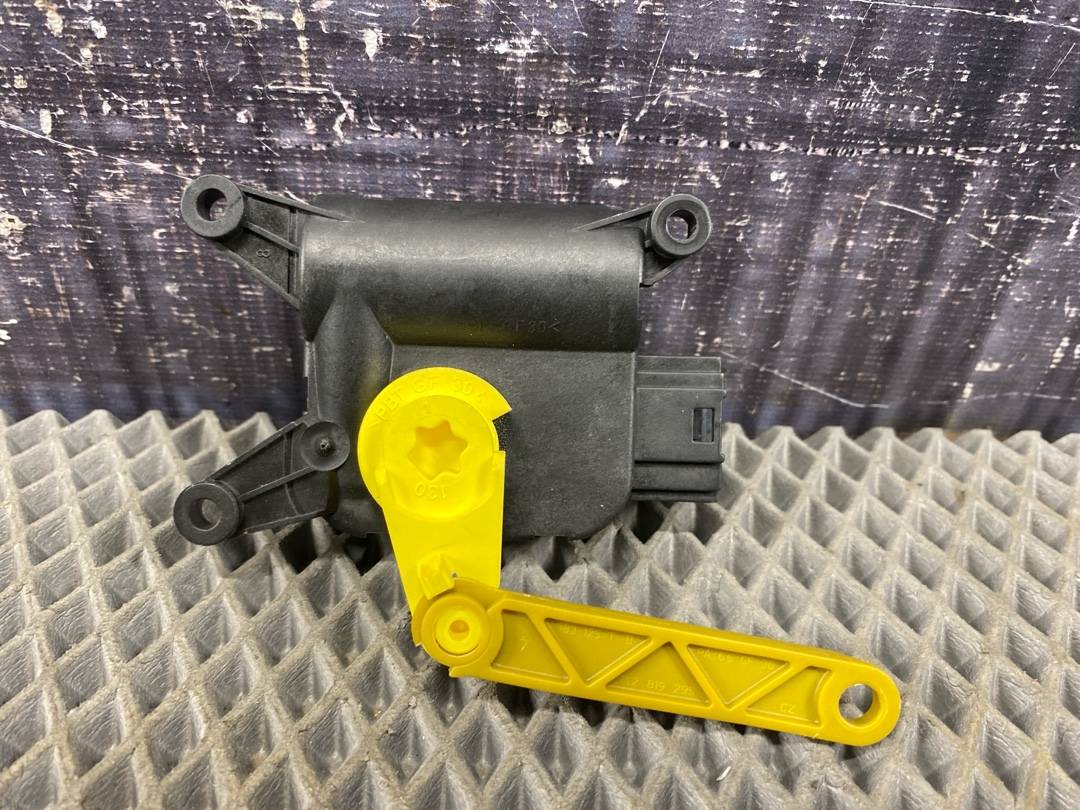 Мотор заслонки печки, 1470 рублей, Красноярск