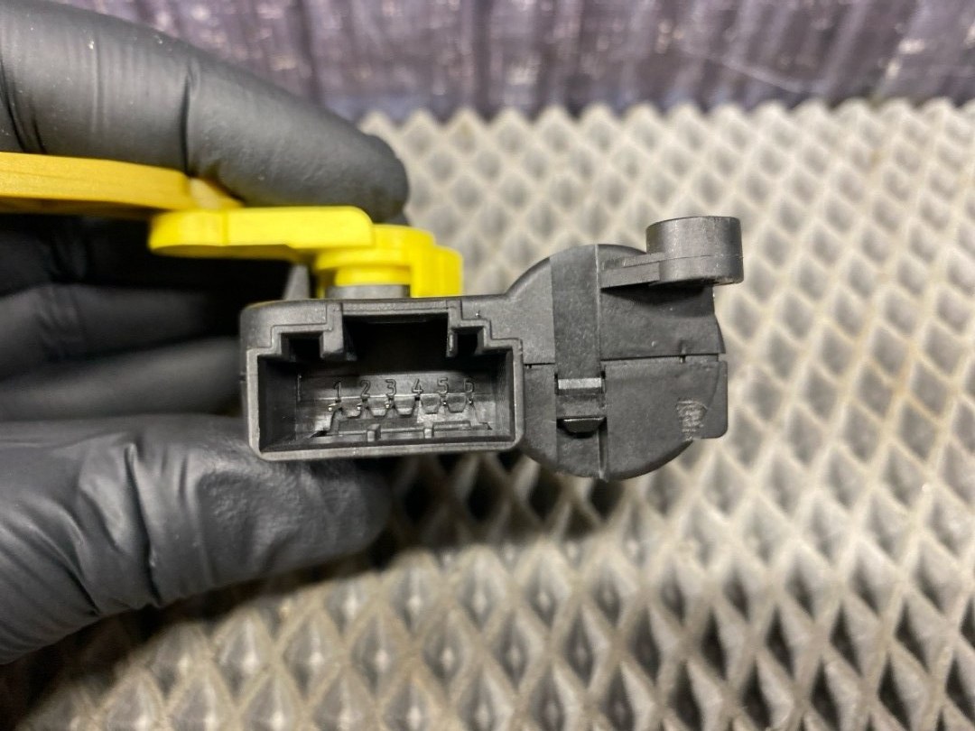 Мотор заслонки печки, 1470 рублей, Красноярск