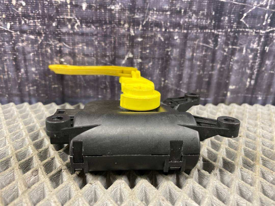 Мотор заслонки печки, 1470 рублей, Красноярск