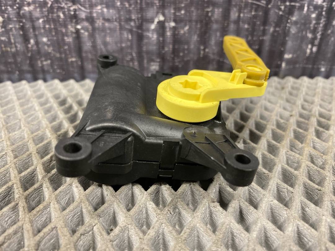 Мотор заслонки печки, 1470 рублей, Красноярск