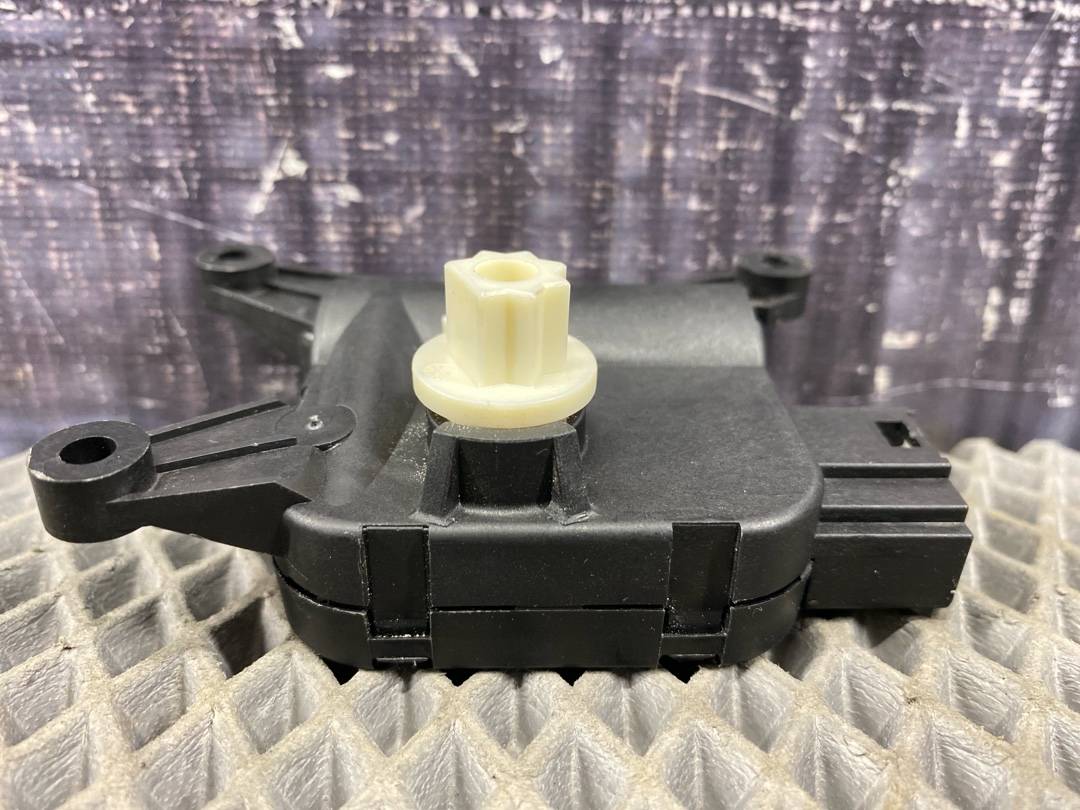 Мотор заслонки печки, 1470 рублей, Красноярск