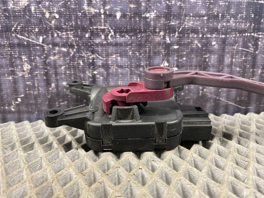 Мотор заслонки печки, 1470 рублей, Красноярск