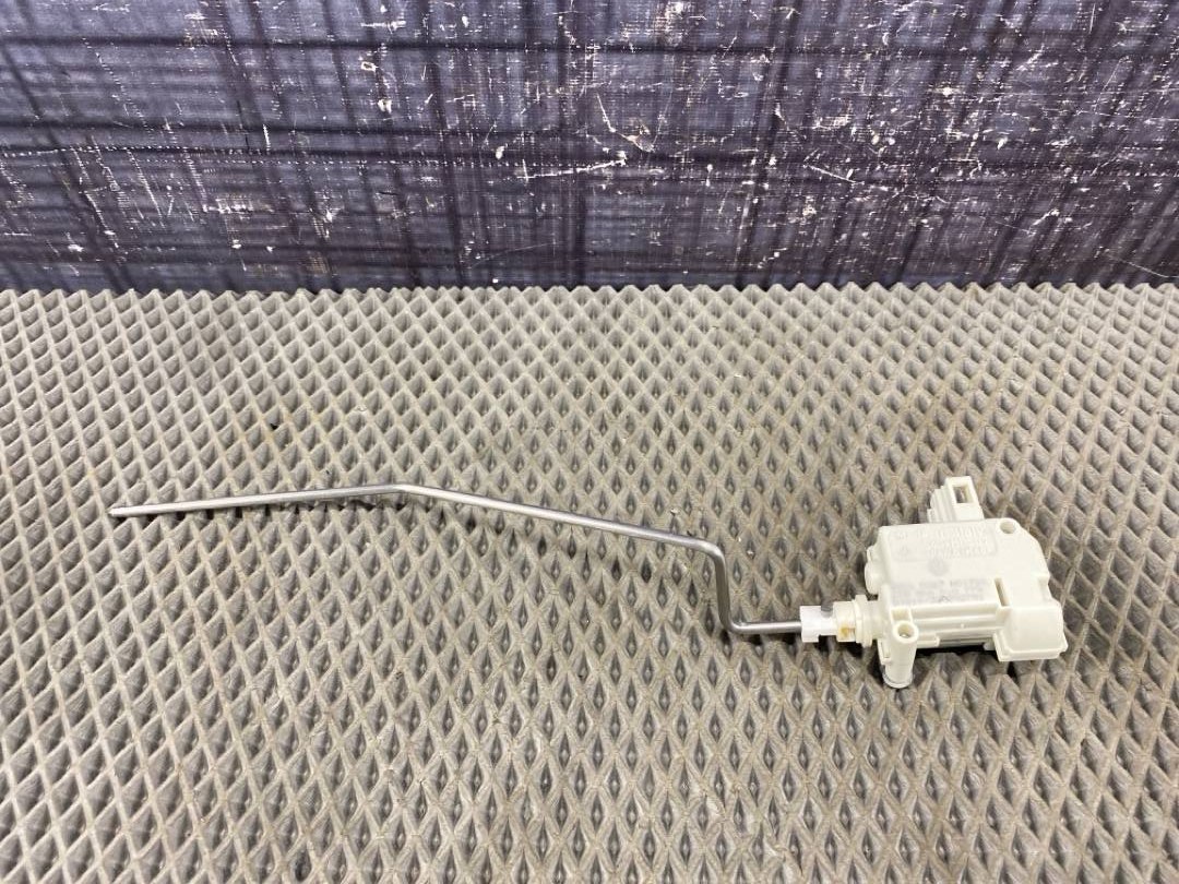 Замок лючка бензобака, 1830 рублей, Красноярск