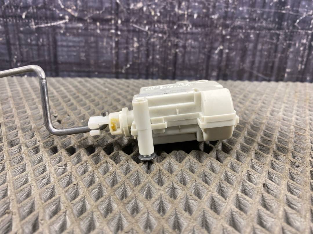 Замок лючка бензобака, 1830 рублей, Красноярск