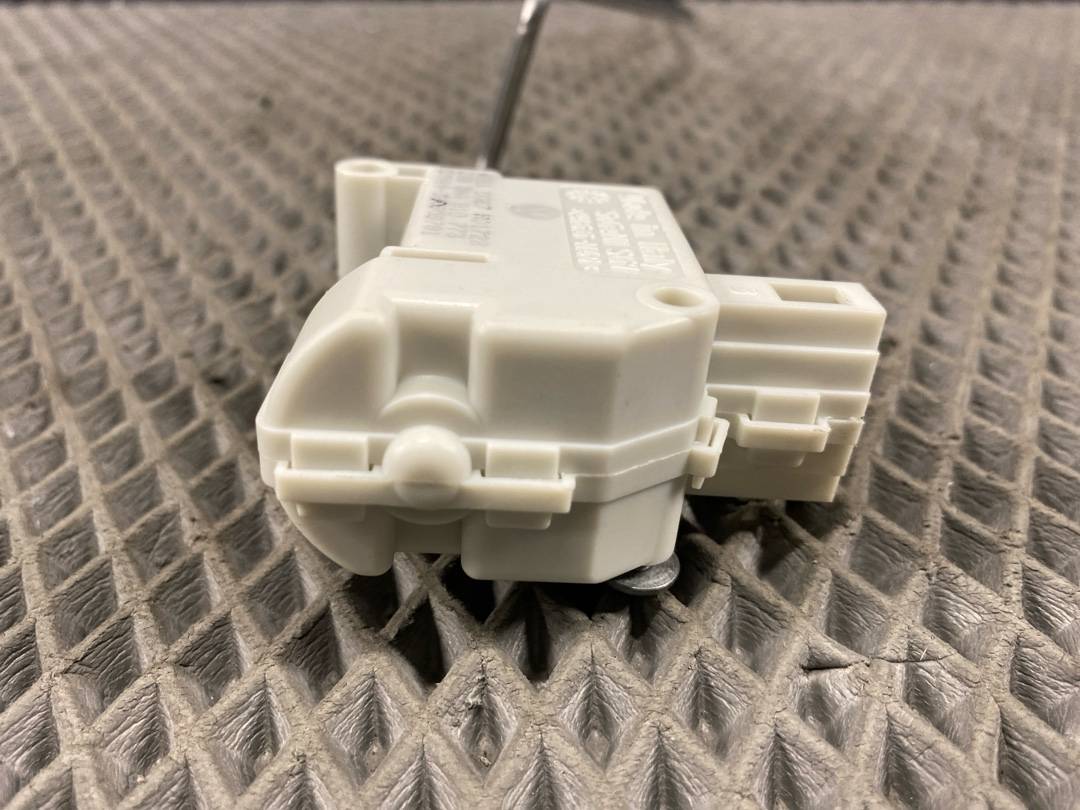 Замок лючка бензобака, 1830 рублей, Красноярск