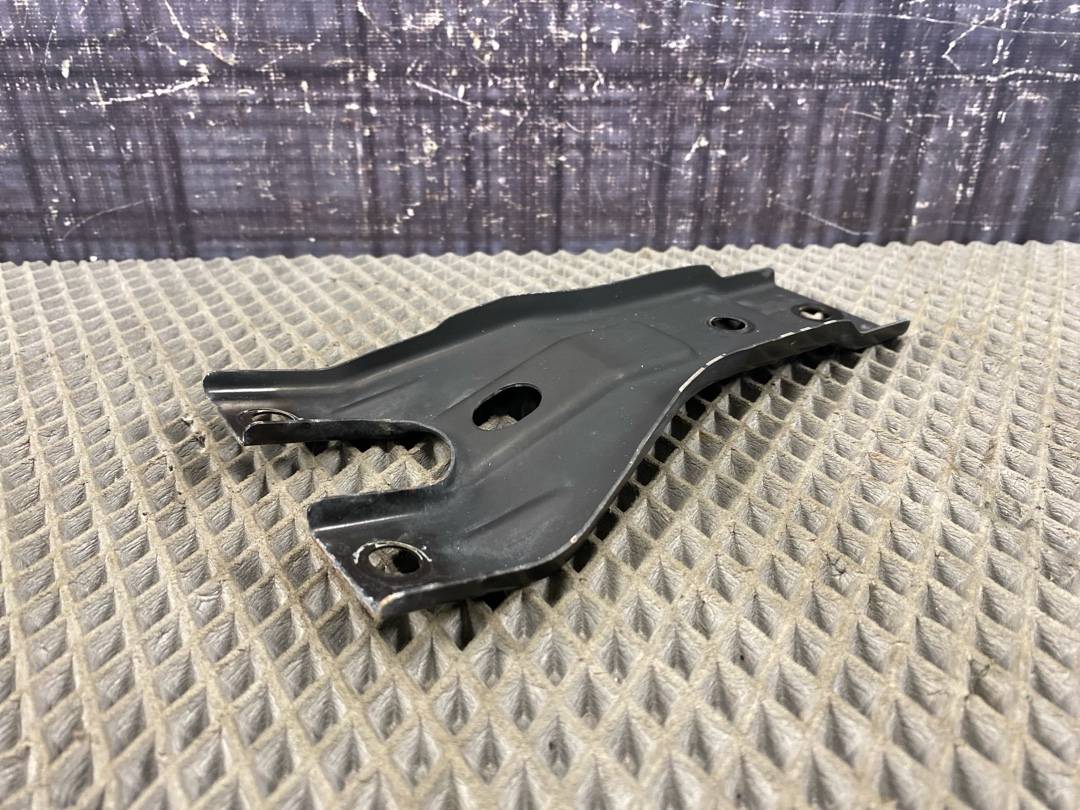 Кронштейн замка капота, 870 рублей, Красноярск