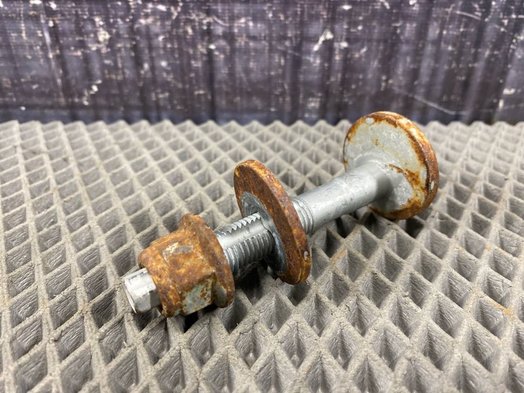 Болт развальный, 670 рублей, Красноярск