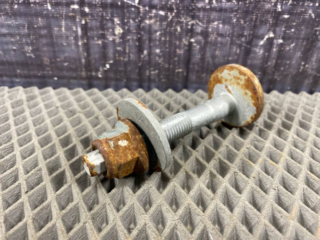 Болт развальный, 670 рублей, Красноярск