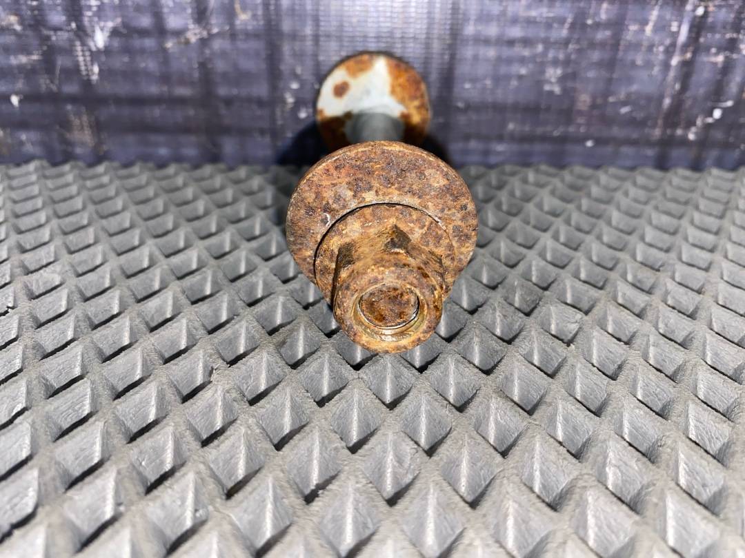 Болт развальный, 670 рублей, Красноярск