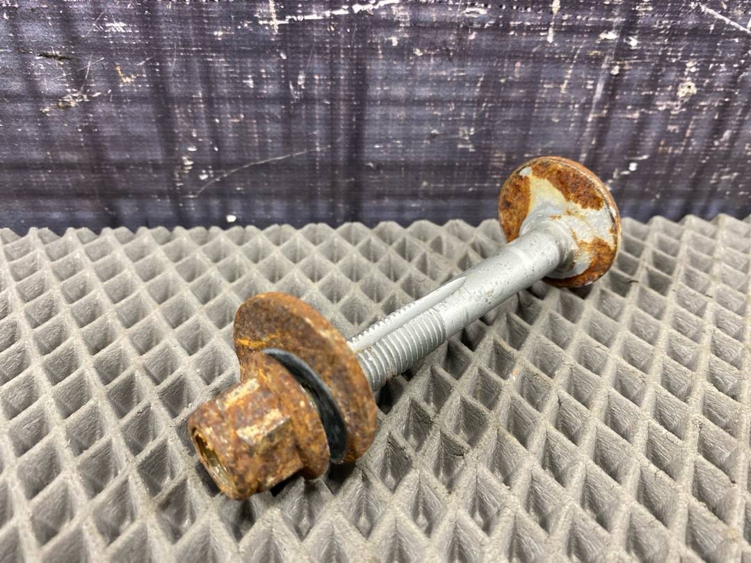 Болт развальный, 670 рублей, Красноярск