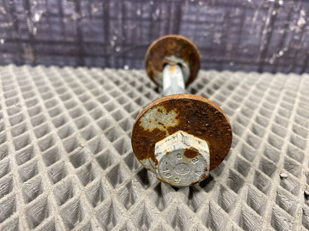 Болт развальный, 670 рублей, Красноярск