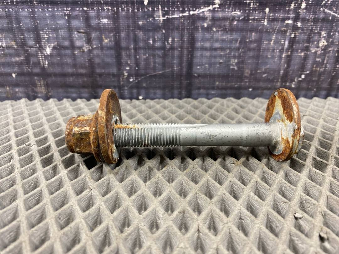 Болт развальный, 670 рублей, Красноярск