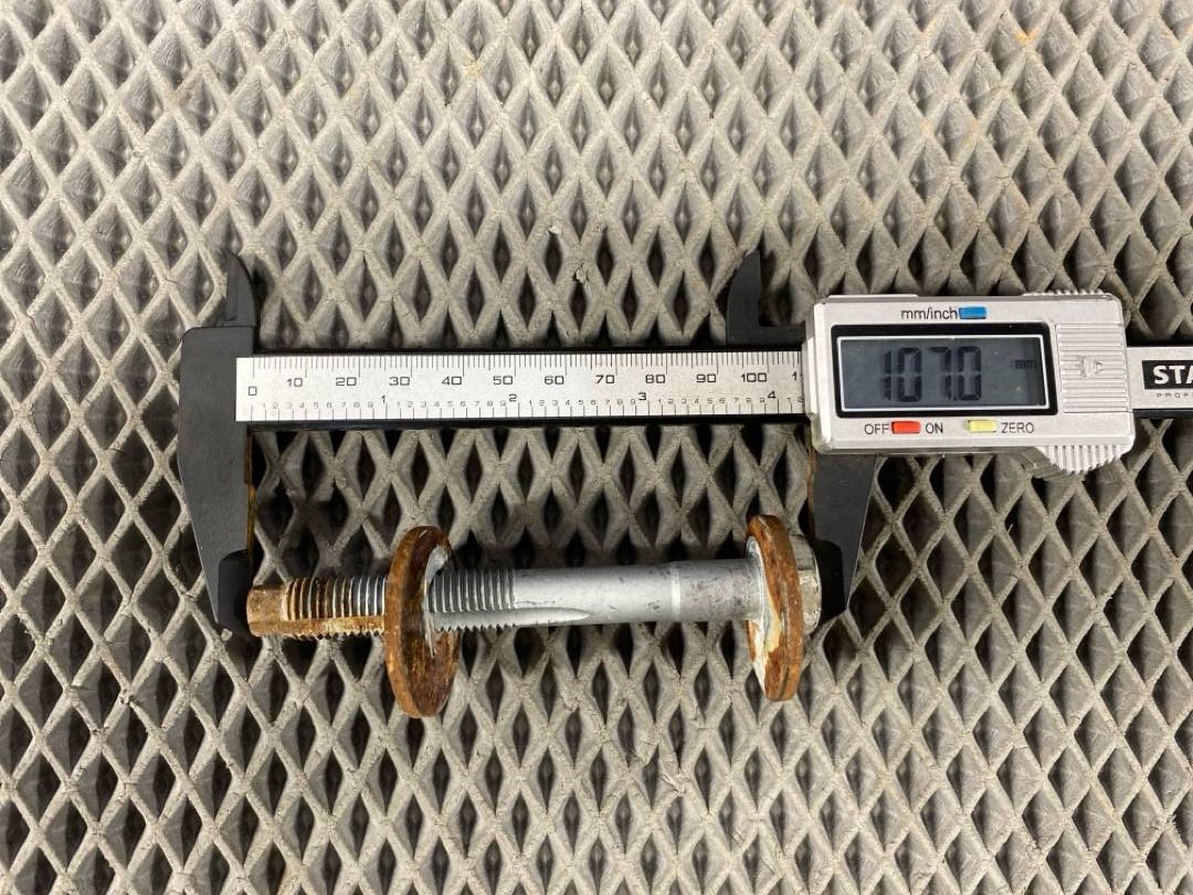 Болт развальный, 670 рублей, Красноярск