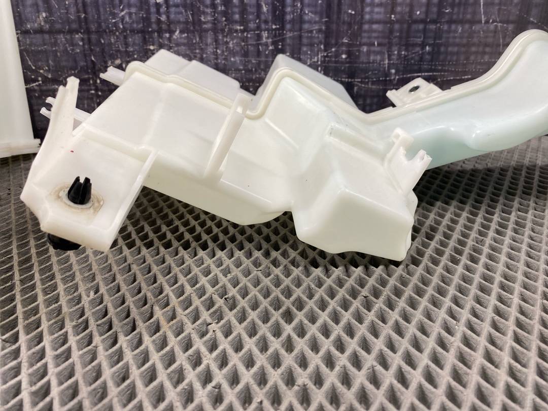 Бачок омывателя, 5210 рублей, Красноярск