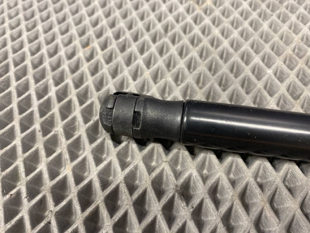 Амортизатор капота, 1160 рублей, Красноярск