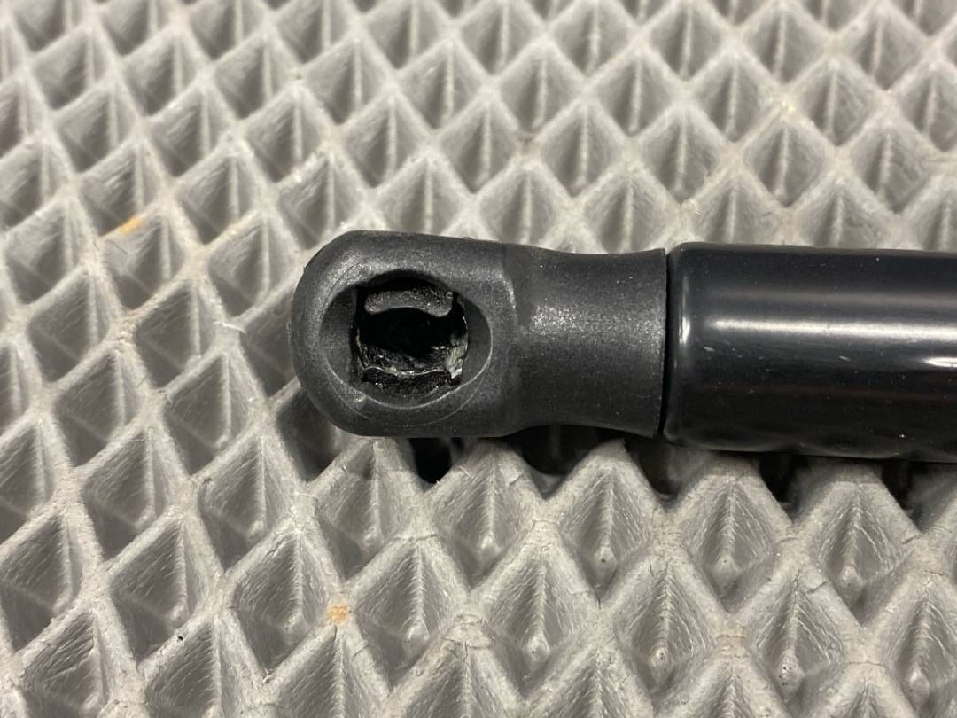 Амортизатор капота, 1160 рублей, Красноярск