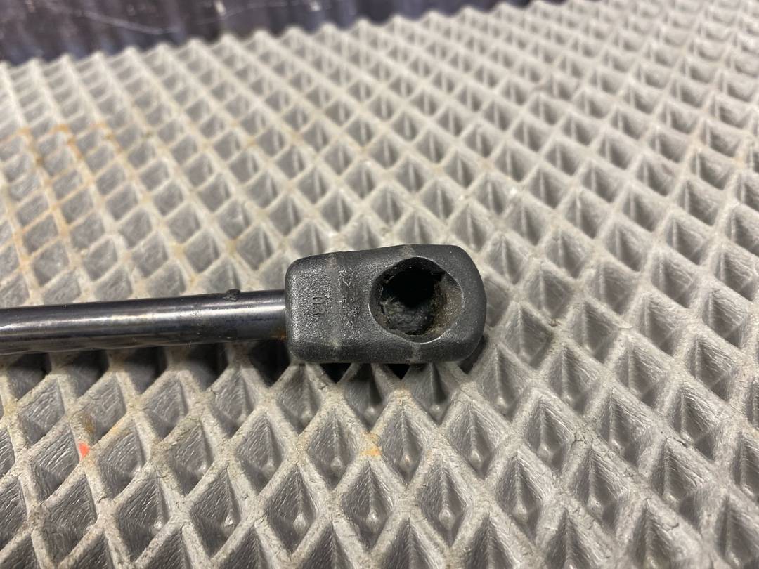 Амортизатор капота, 1160 рублей, Красноярск