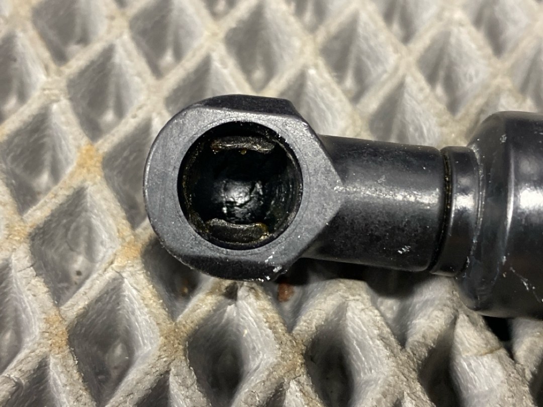 Амортизатор капота, 878 рублей, Красноярск