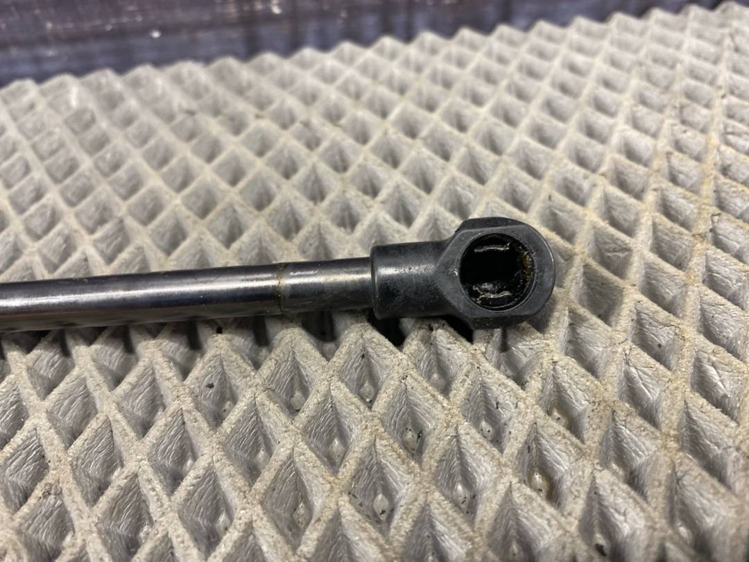 Амортизатор капота, 878 рублей, Красноярск