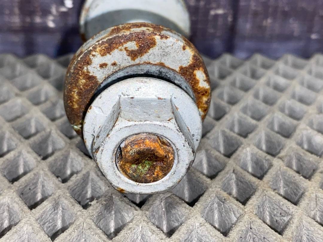 Болт развальный, 465 рублей, Красноярск