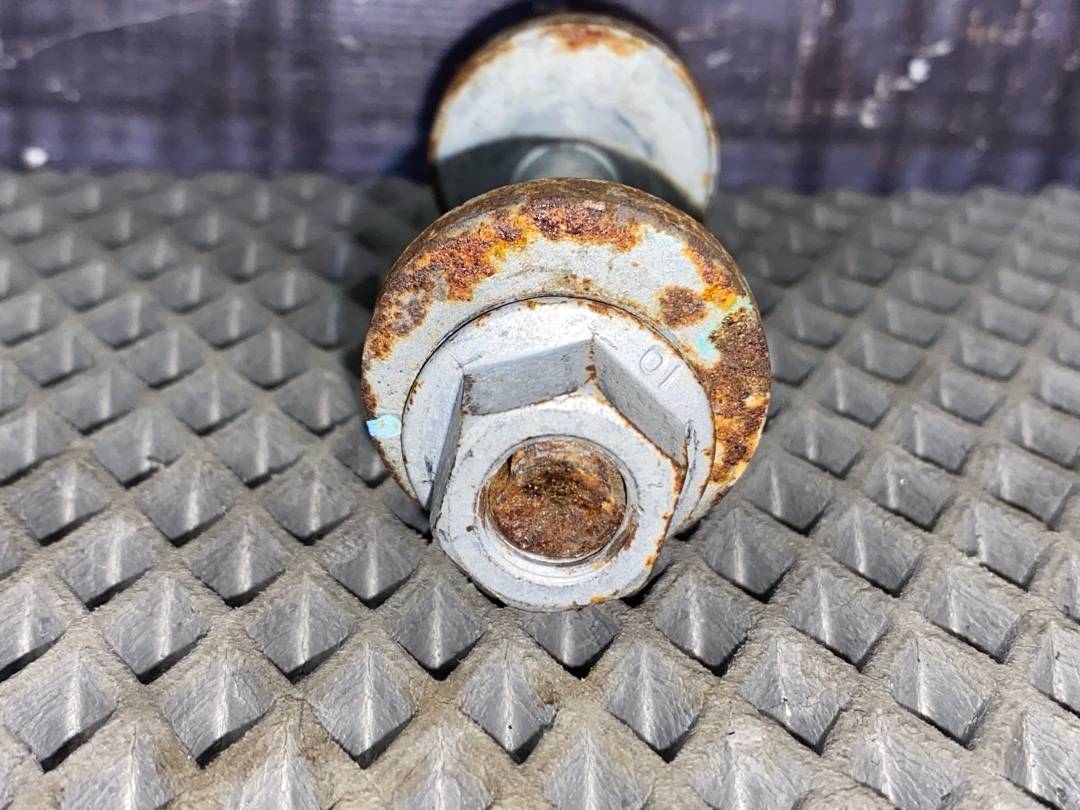 Болт развальный, 465 рублей, Красноярск