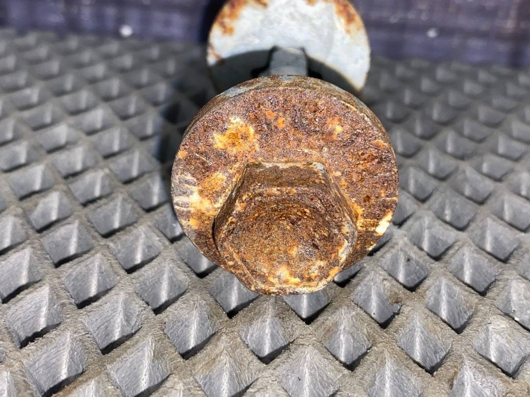 Болт развальный, 465 рублей, Красноярск