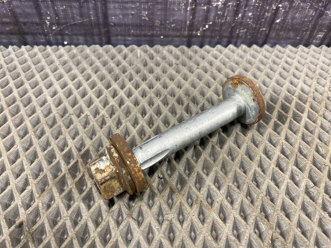 Болт развальный, 465 рублей, Красноярск