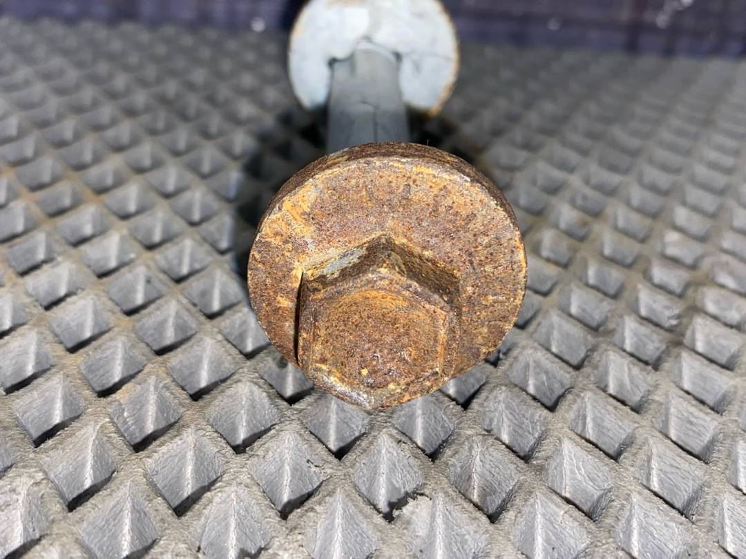 Болт развальный, 465 рублей, Красноярск