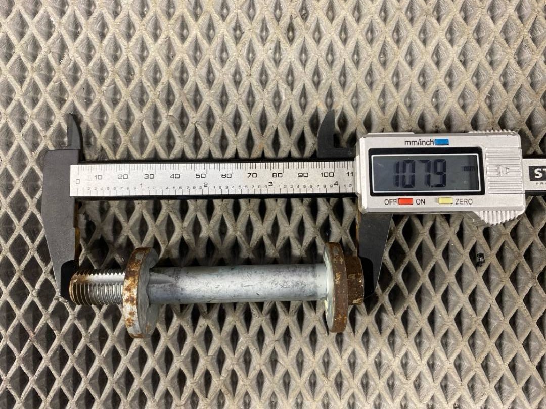 Болт развальный, 465 рублей, Красноярск