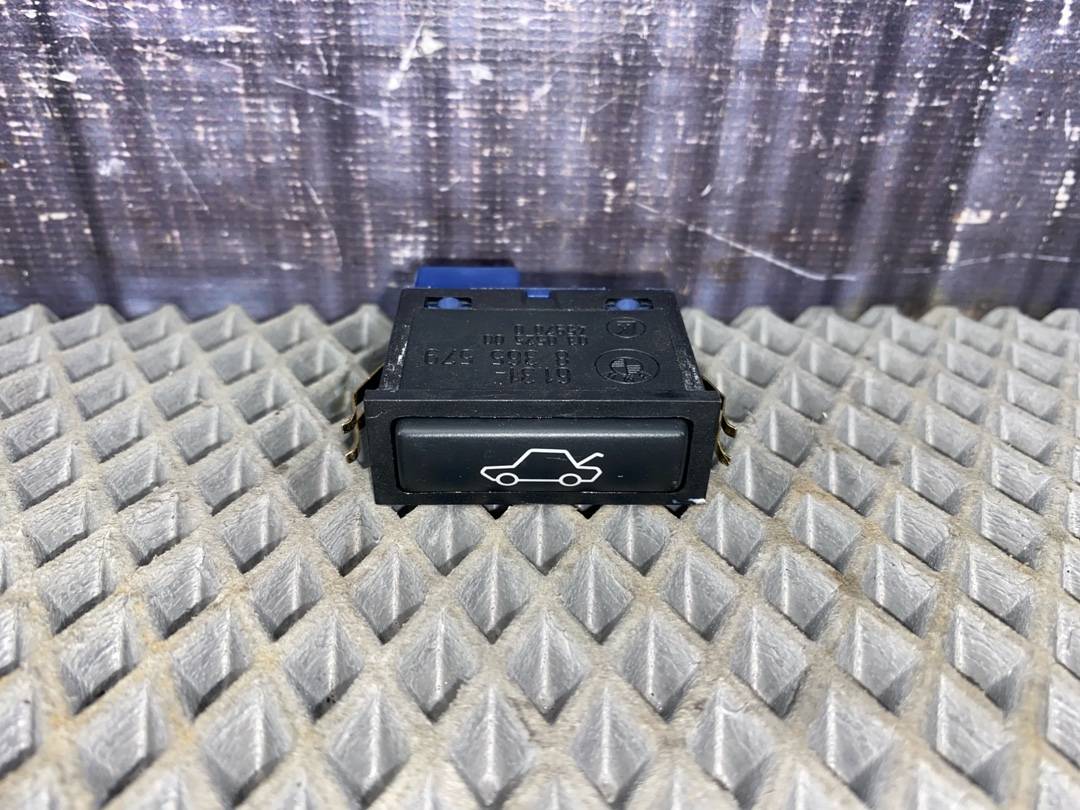 Кнопка открывания багажника, 345 рублей, Красноярск