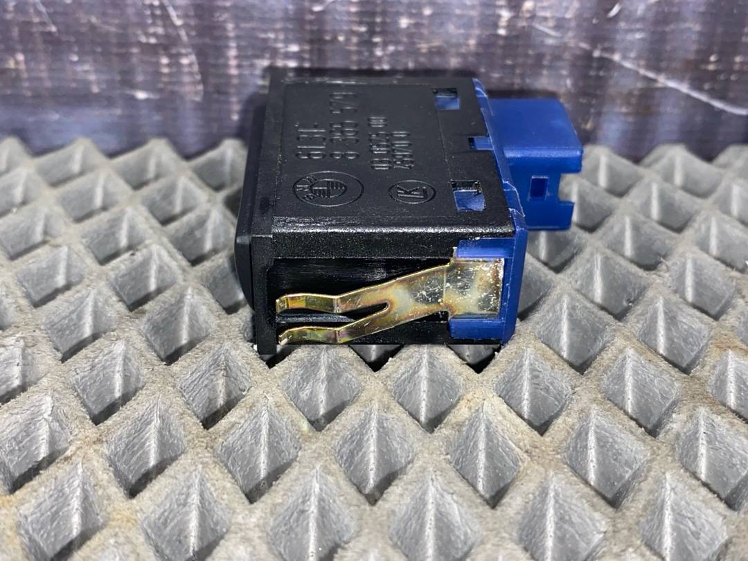 Кнопка открывания багажника, 345 рублей, Красноярск