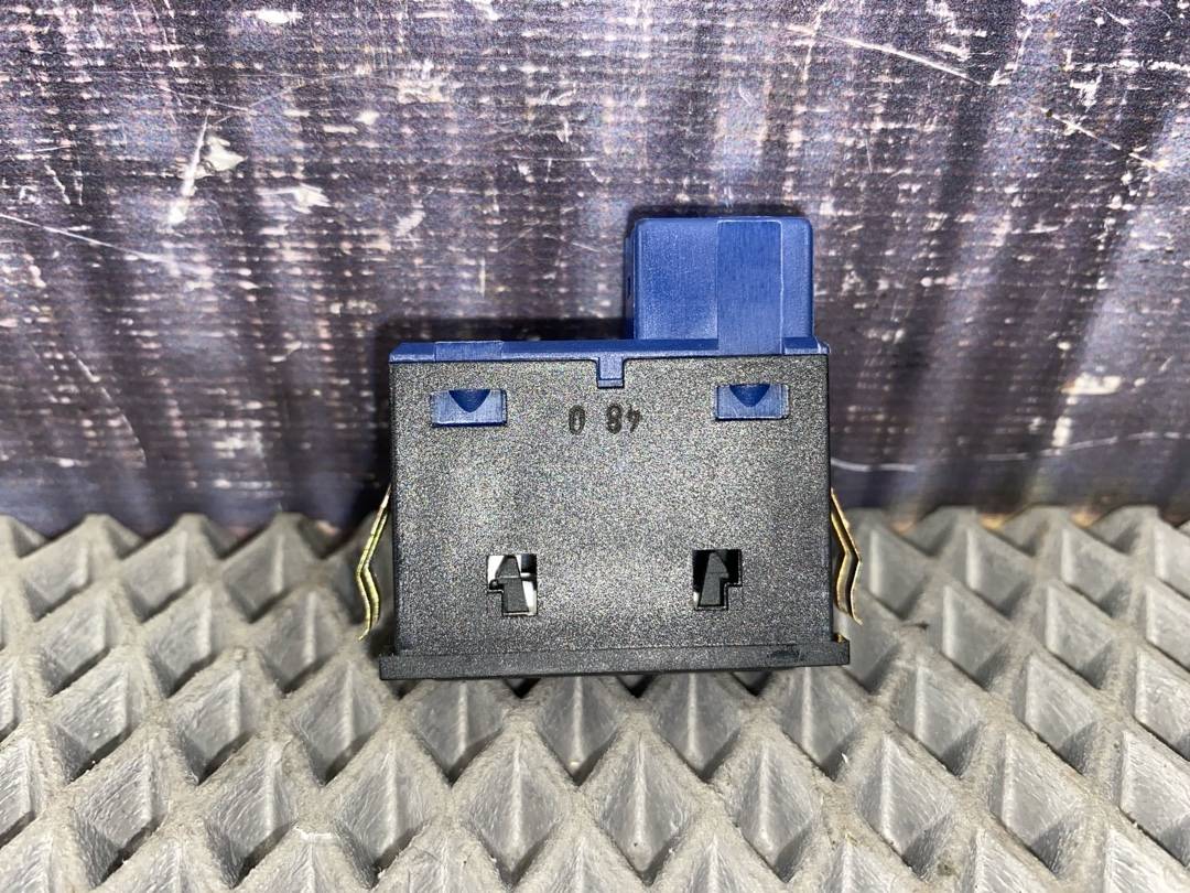 Кнопка открывания багажника, 345 рублей, Красноярск