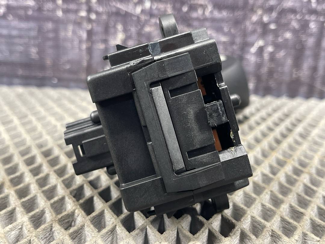 Подрулевой переключатель, 840 рублей, Красноярск