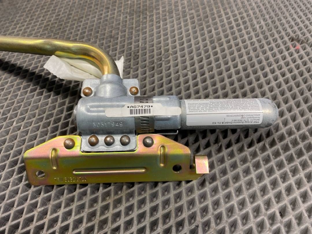 Подушка безопасности, 645 рублей, Красноярск