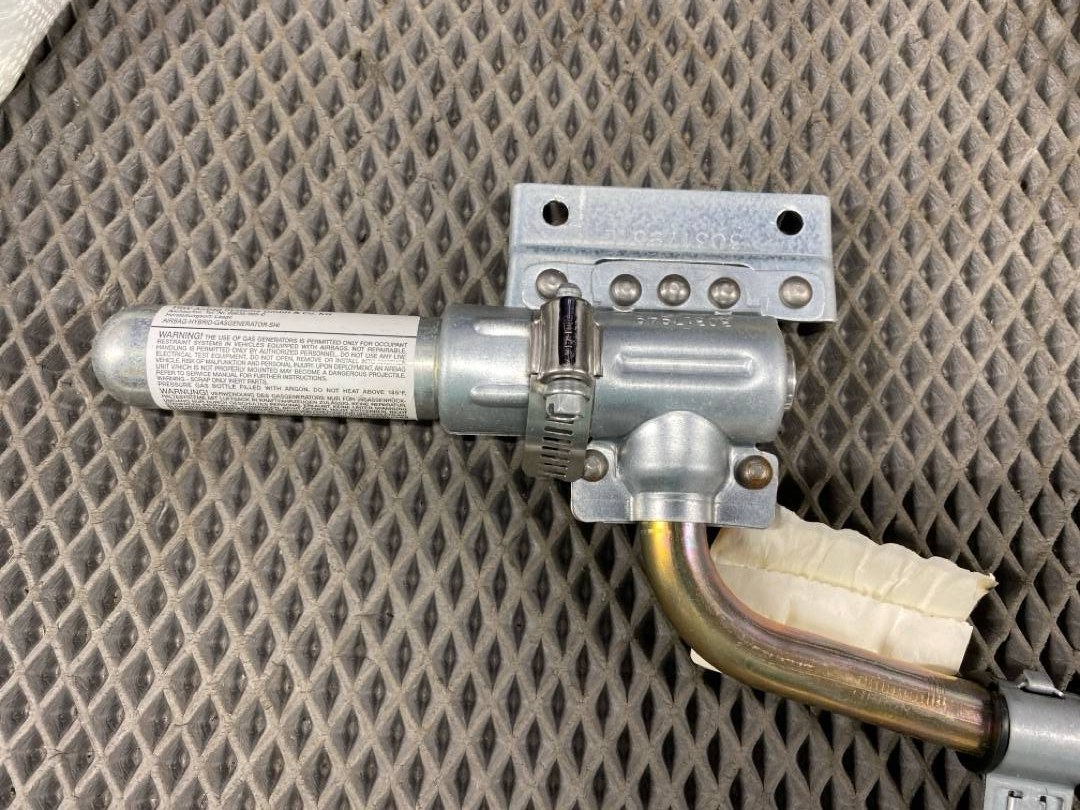 Подушка безопасности, 855 рублей, Красноярск