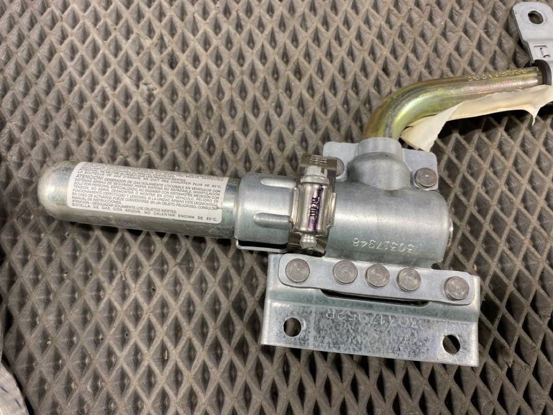 Подушка безопасности, 855 рублей, Красноярск