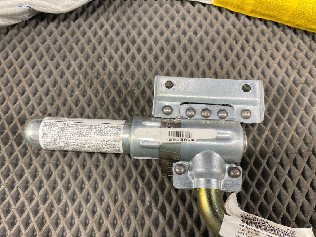 Подушка безопасности, 855 рублей, Красноярск