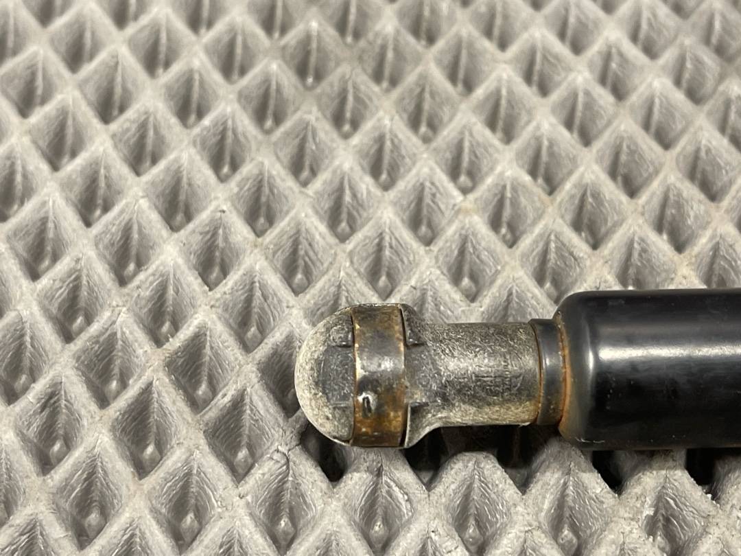 Амортизатор багажника, 698 рублей, Красноярск