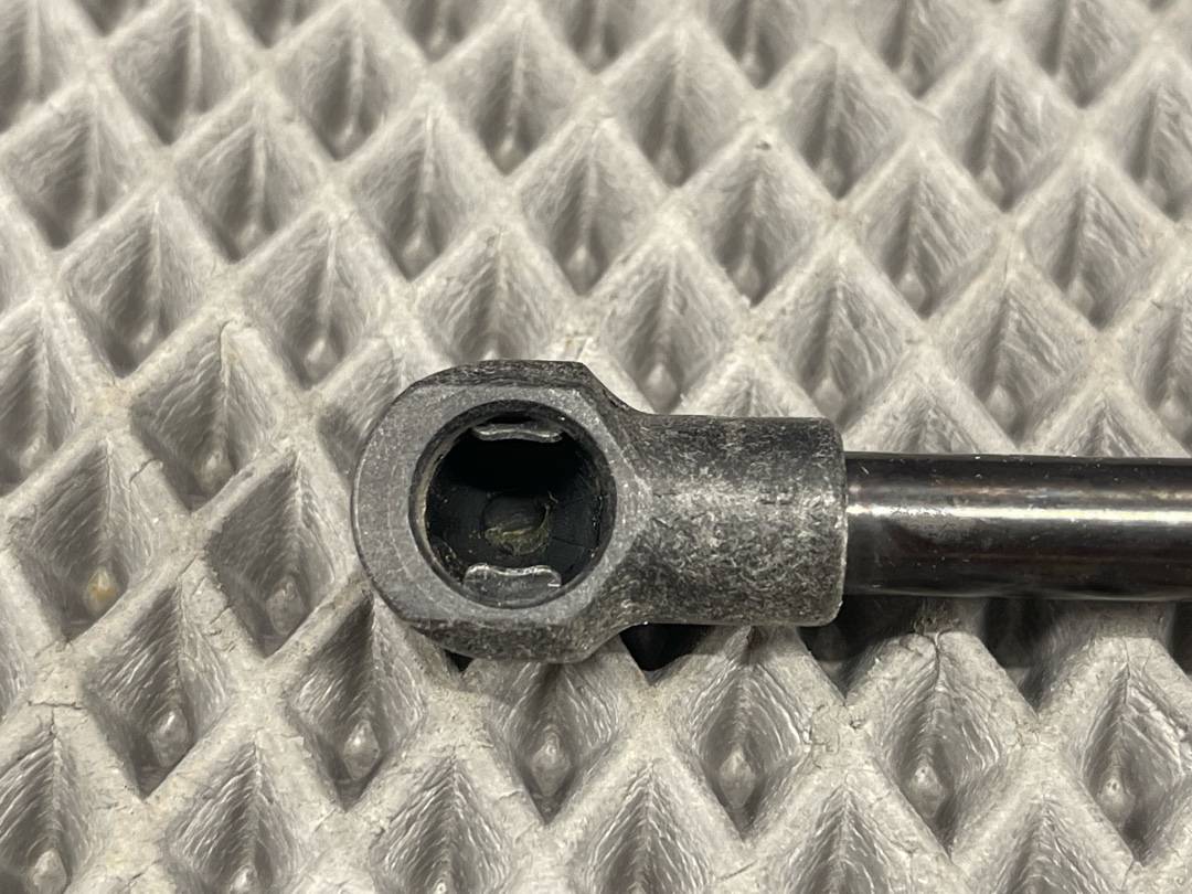 Амортизатор багажника, 698 рублей, Красноярск