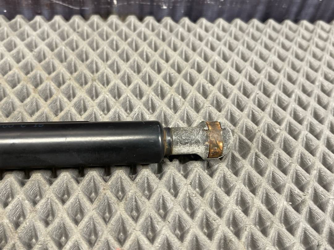 Амортизатор багажника, 698 рублей, Красноярск