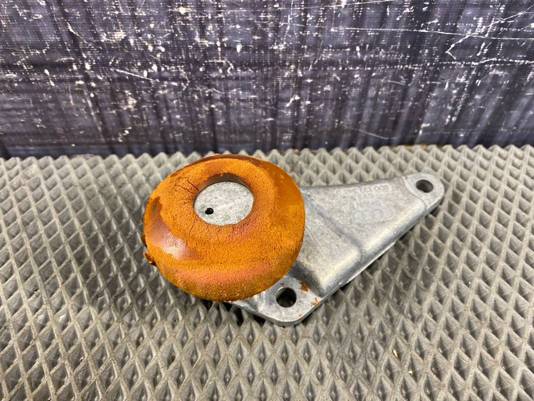 Кронштейн двигателя, 726 рублей, Красноярск