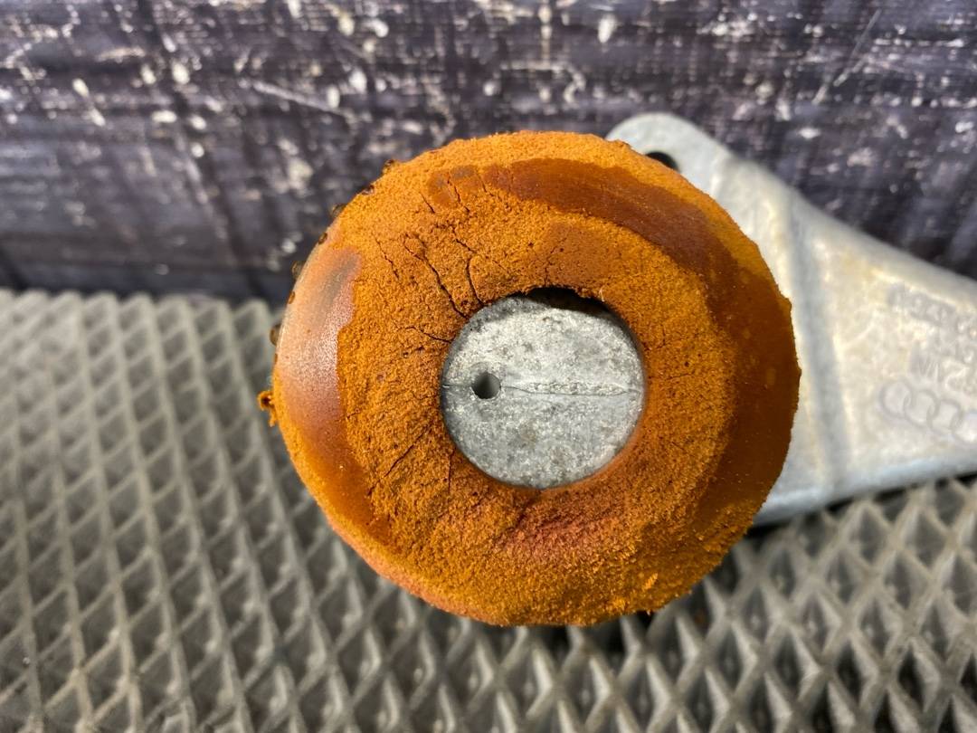 Кронштейн двигателя, 726 рублей, Красноярск