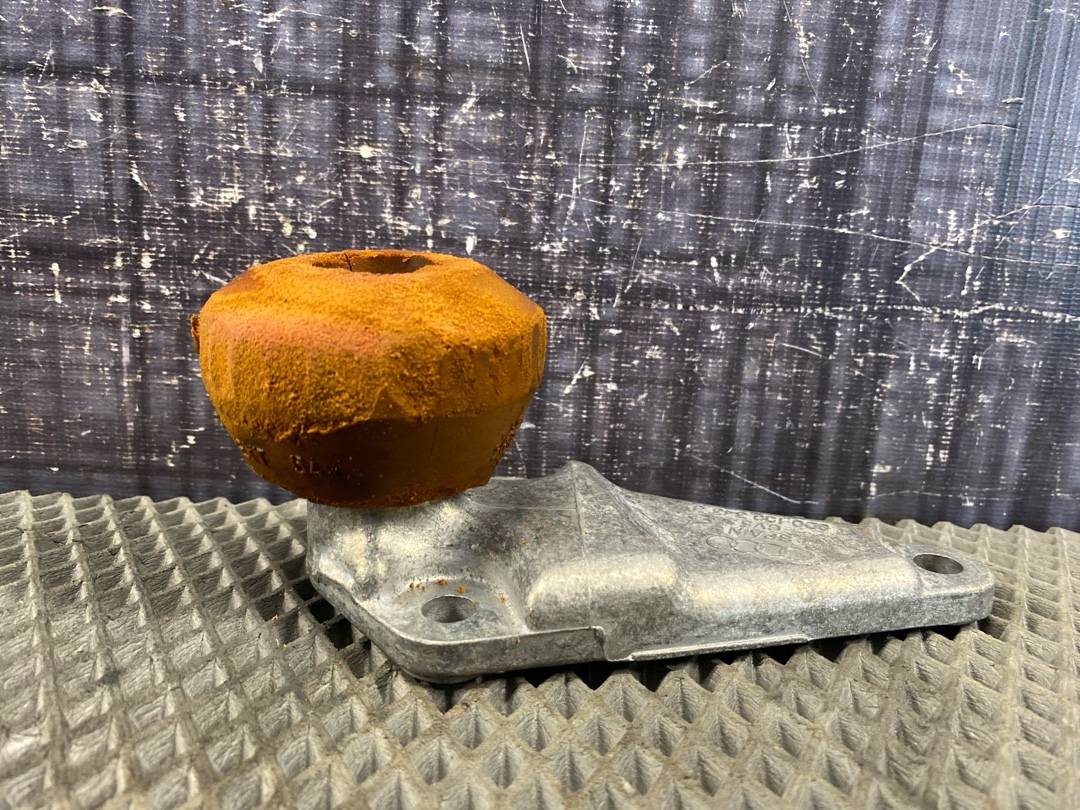 Кронштейн двигателя, 726 рублей, Красноярск