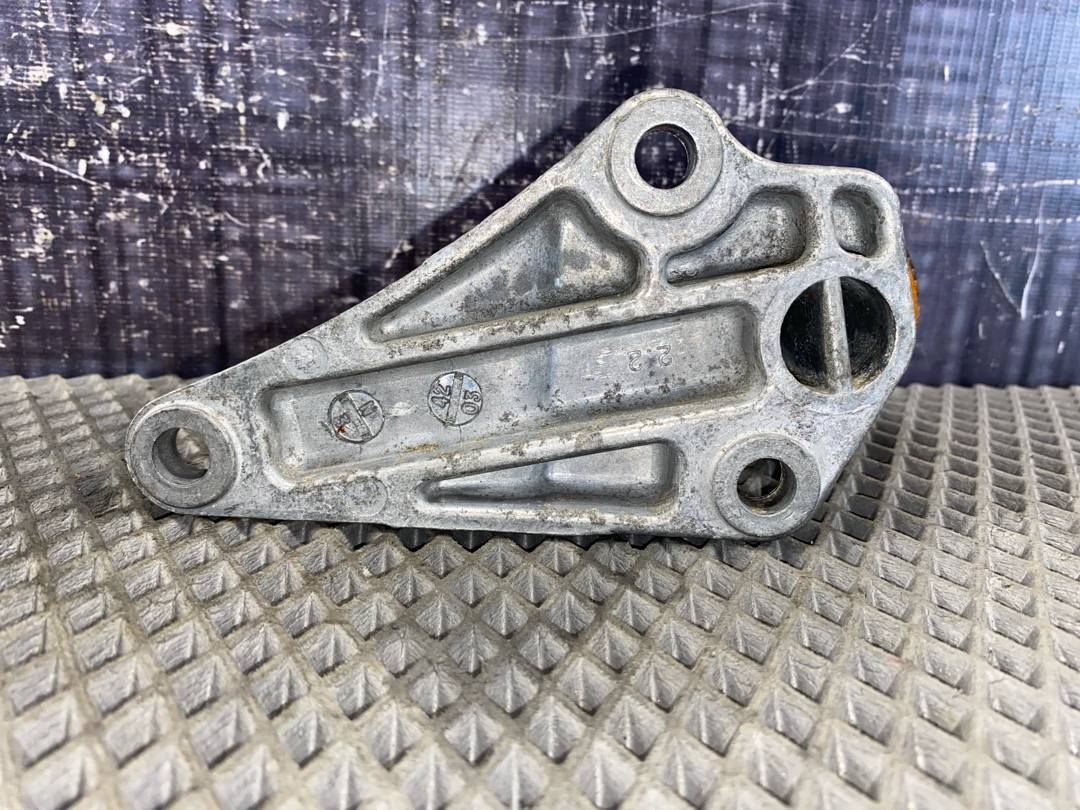 Кронштейн двигателя, 726 рублей, Красноярск