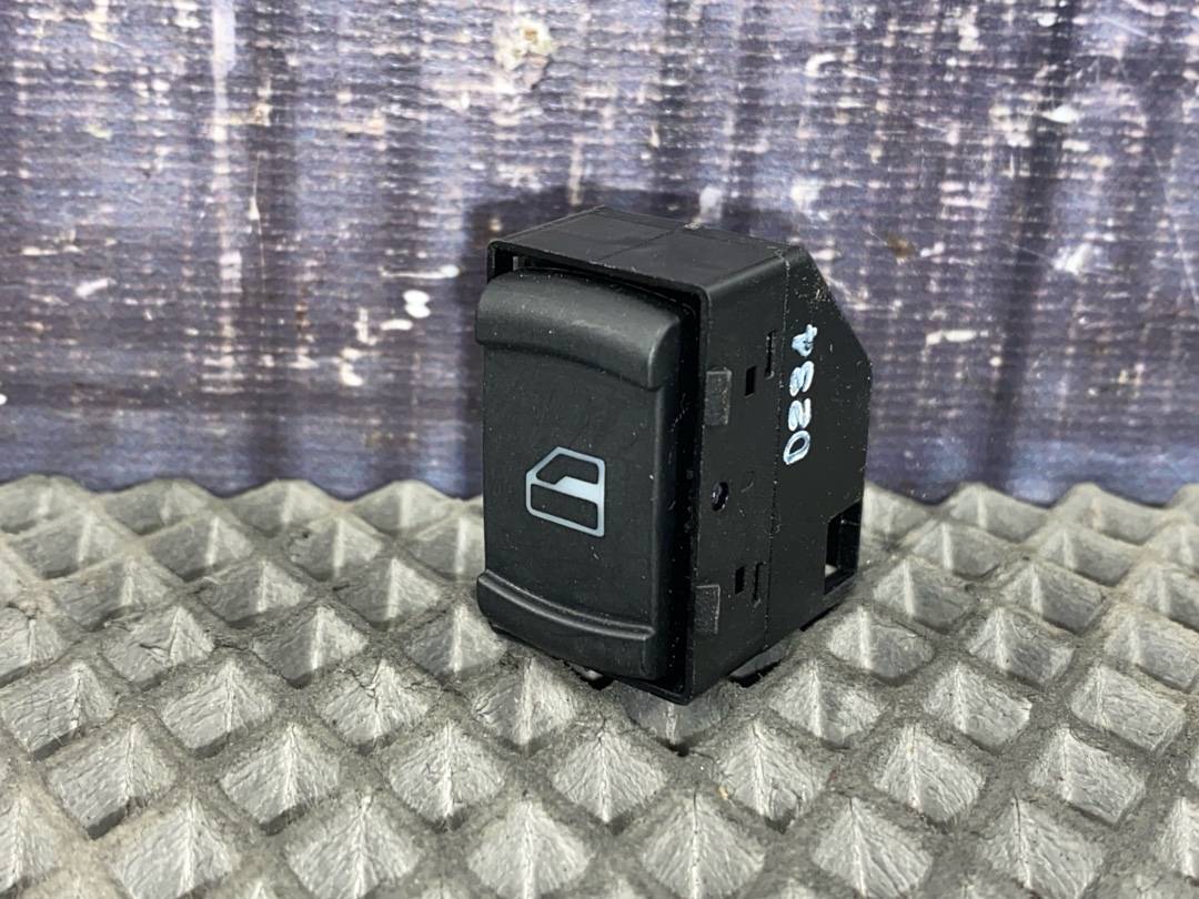 Кнопка стеклоподъемника, 282 рублей, Красноярск