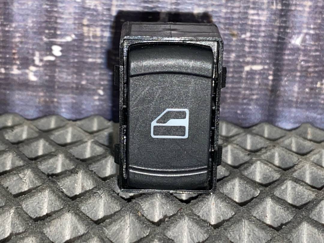 Кнопка стеклоподъемника, 282 рублей, Красноярск