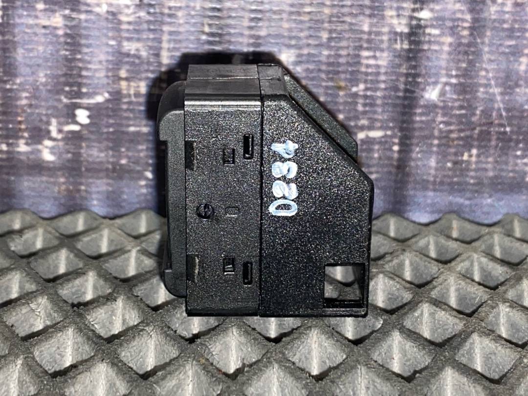 Кнопка стеклоподъемника, 282 рублей, Красноярск